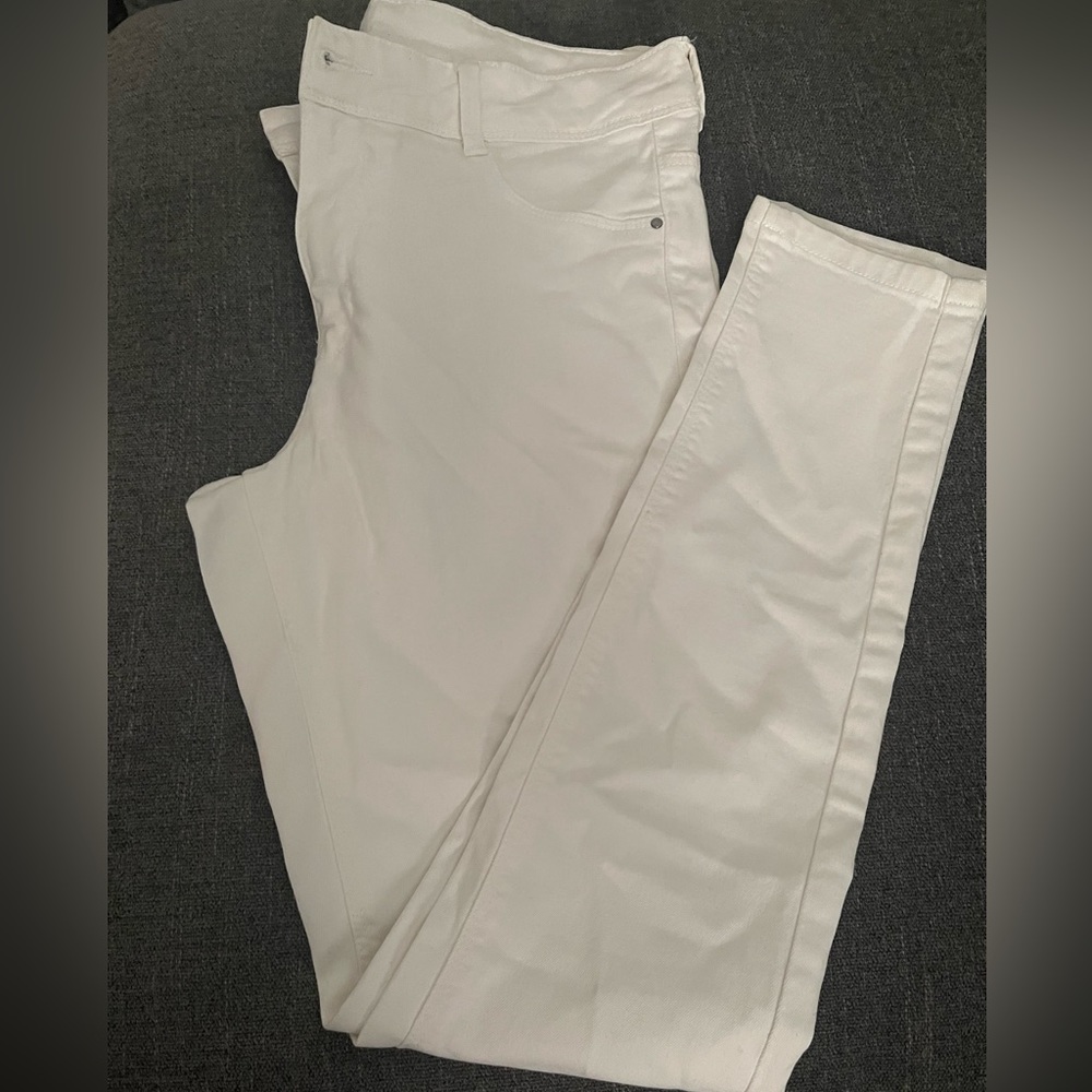 Simple Styled White Jeans